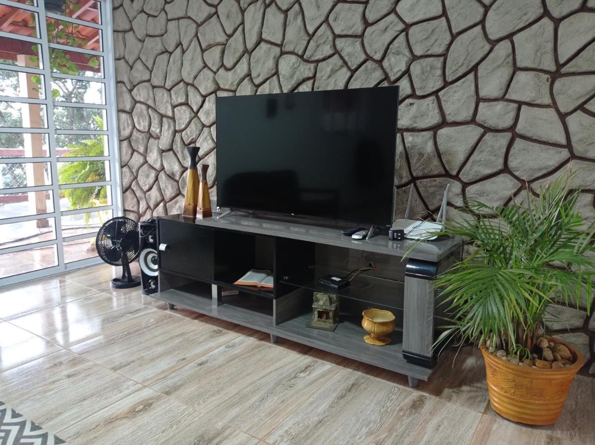 Chacara Recanto Das Pedras Para 8 Pessoas แซร์ฮาเนกรา ภายนอก รูปภาพ